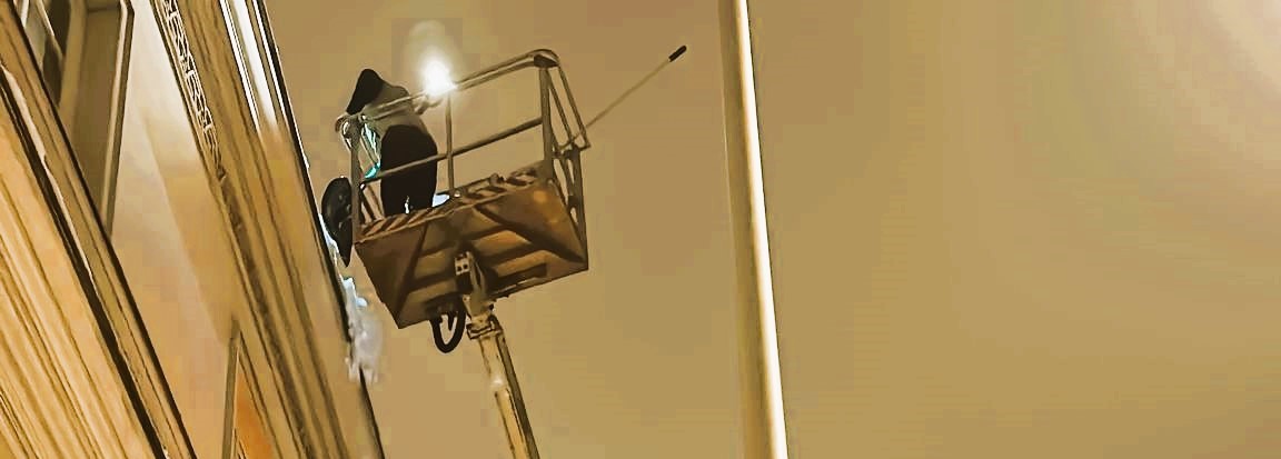 Usuwanie Sopli z nad chodnika